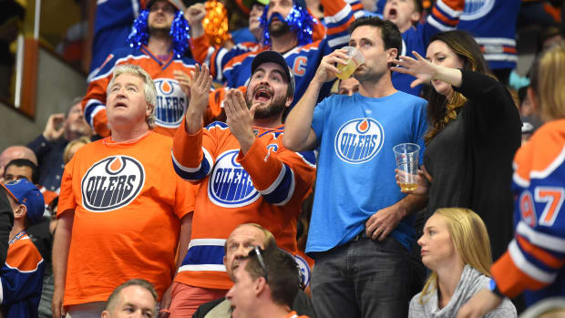 edmonton-oilers-playoffs-bathrooms-public-urination.jpg
